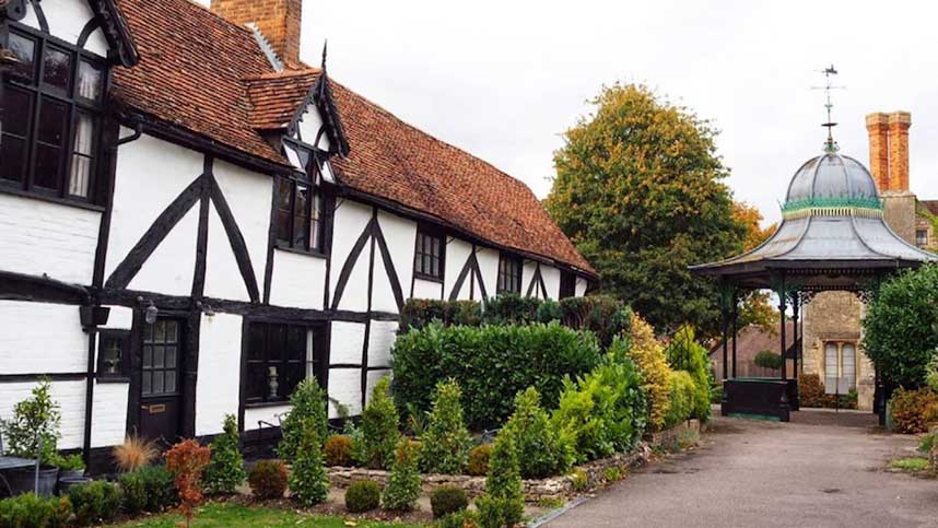 Tudor Cottages Thame Oxfordshire